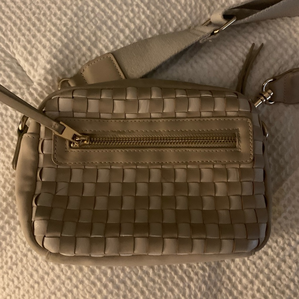 Elegant Tan Woven Crossbody Bag